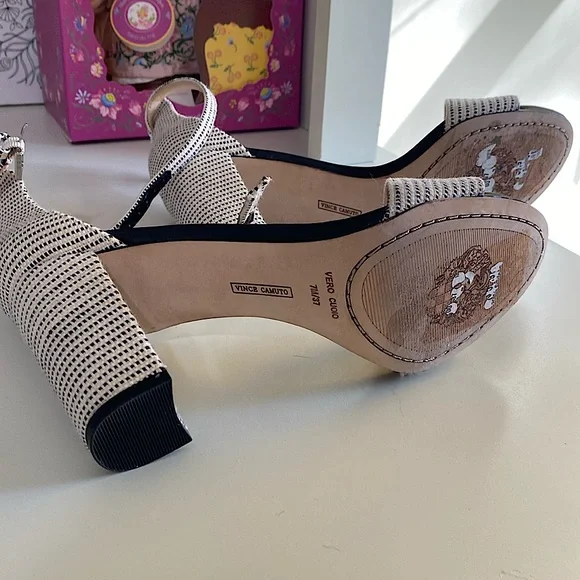 VINCE CAMUTO Sandals VC Corlina Striped Canvas Heels for Women Sz 7 / 37 - Picture 7 of 7